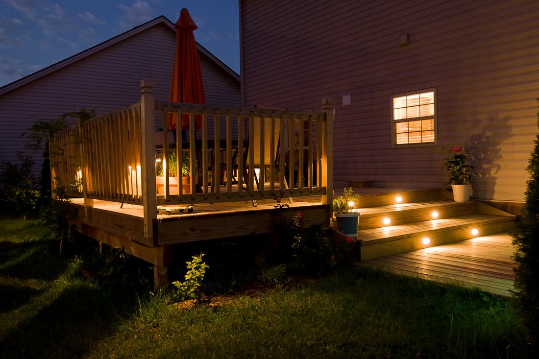 Residential Deck building in west island of Montreal